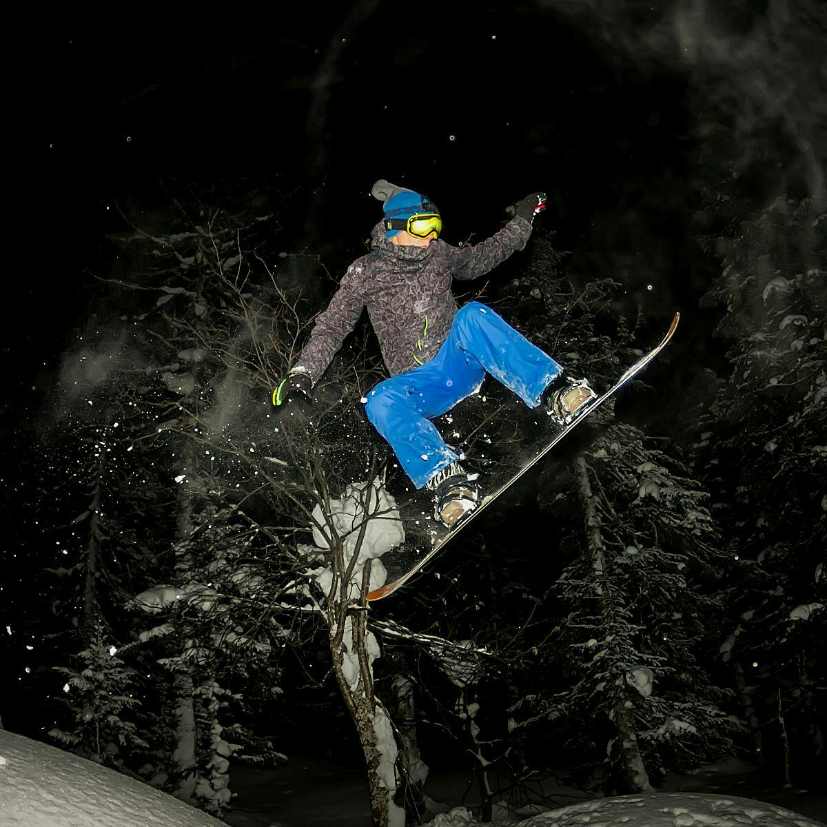 Nightime snowboarding at Kelly Canyon in Ririe, Idaho.